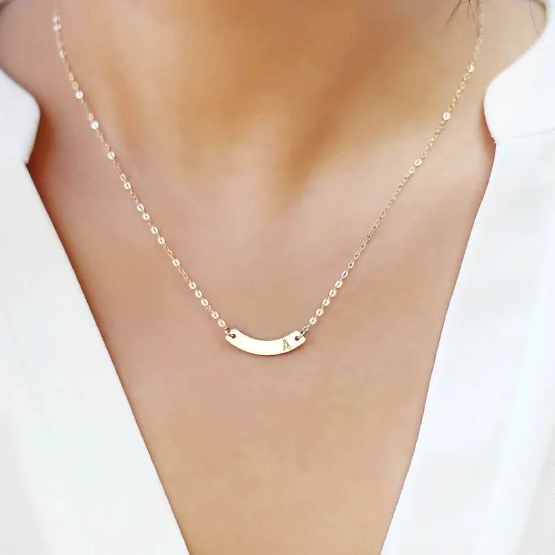 Luxury Gold Pendant Necklace-Curved Bar Necklace