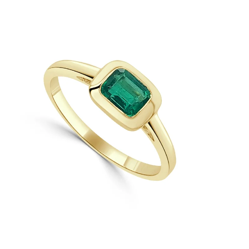 14k Gold & Green Emerald Ring