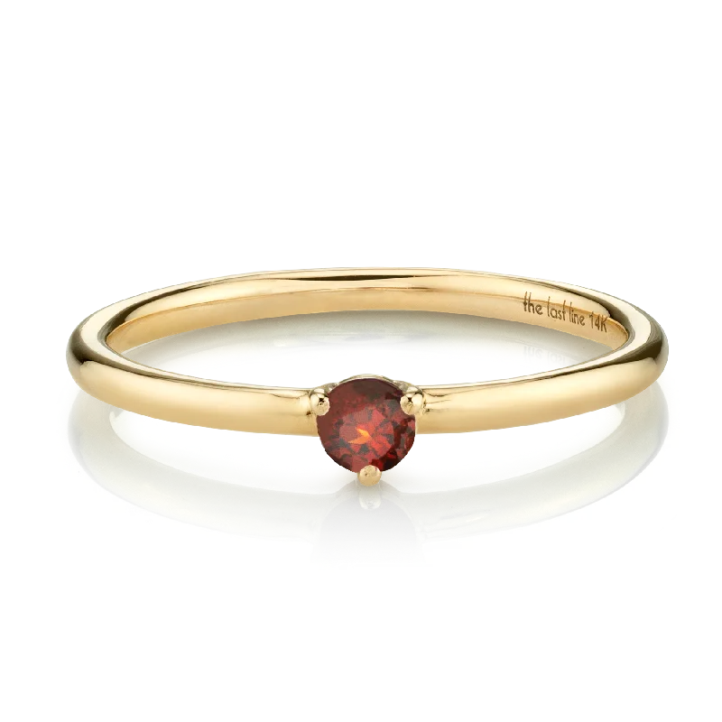 Solitaire Ring - Garnet / 14k Yellow Gold