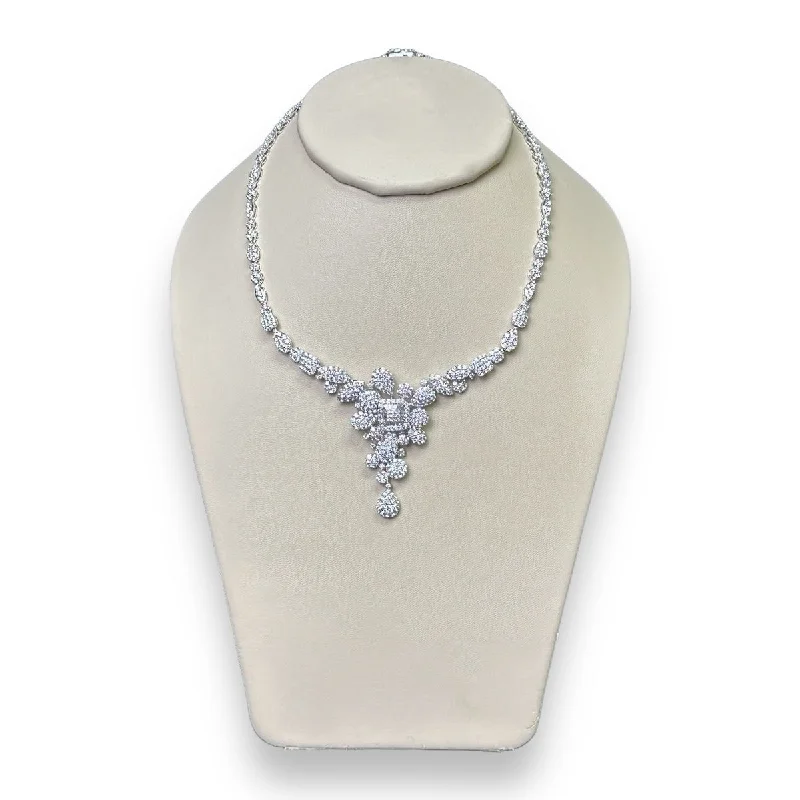 Diamond Necklace for Women-18K W Gold 11.93ctw F/VS2 Diamond Flower Necklace