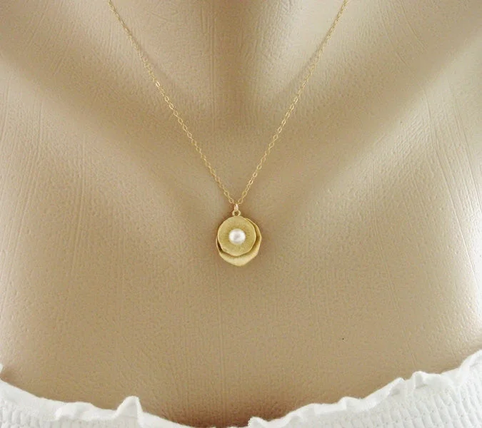 Modern Heart Necklace-Lotus Leaf Pearl Necklace