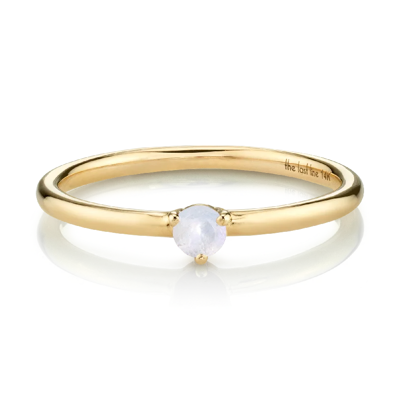 Solitaire Ring - Moonstone / 14k Yellow Gold